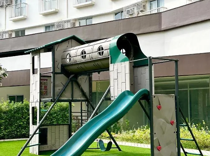 Bamboo Bay With Wifi & Pool Condotel 아파트호텔 만다웨 시